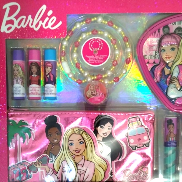 Barbie Mega Cosmetic Set Mirror Makeup Hair Nail Polish Bag - Picture 15 of 15